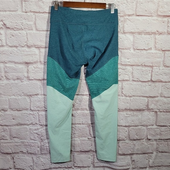 Outdoor Voices Teal Colorblock High Rise 7/8 Athletic Leggings - Picture 6 of 11